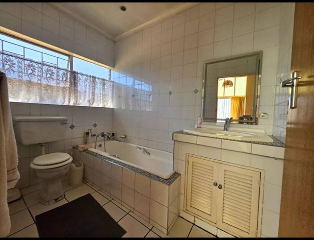 3 BEDROOM FREEHOLD FOR SALE IN NORKEM PARK